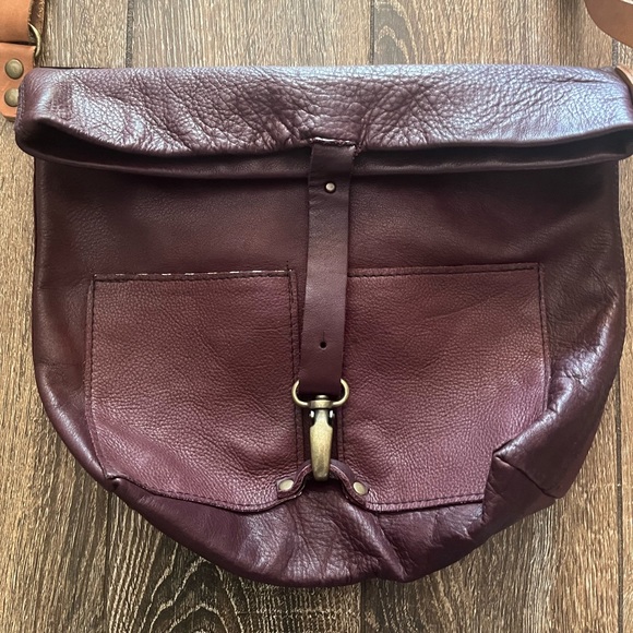 AWL SNAP fold down brown soft leather crossbody bag - Picture 4 of 14